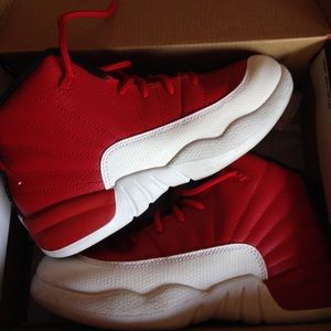 Jordan retro 12s
